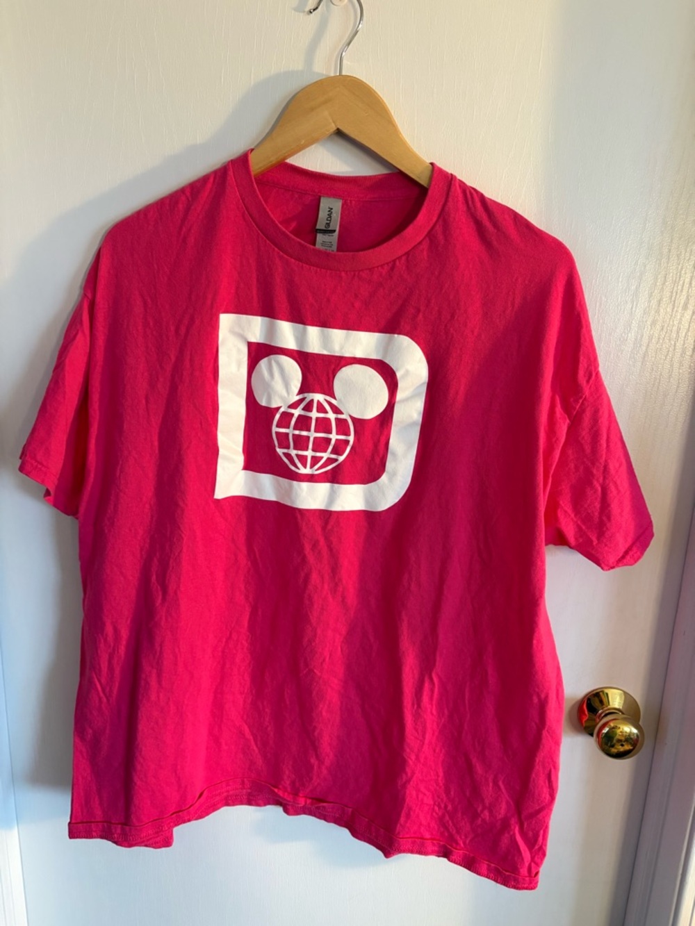 Retro Disney Epcot Logo Graphic Tee XL Bright Pink Heavy Cotton